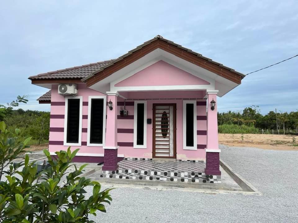 Homestay Armand Pengkalan Balak Melaka Masjid Tanah Exterior photo