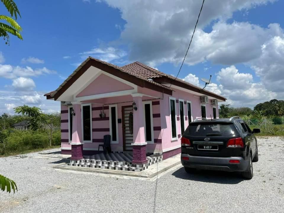 Homestay Armand Pengkalan Balak Melaka Masjid Tanah Exterior photo